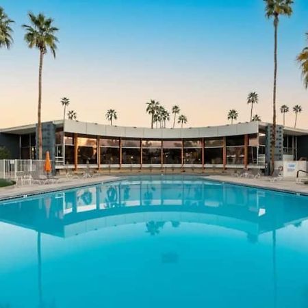 Glam Mid Century Mod Apartment Palm Springs Exterior photo