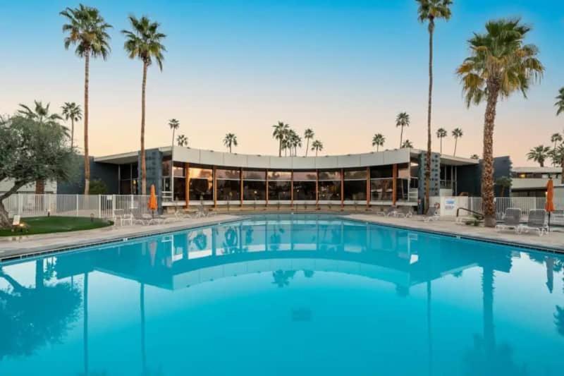 Glam Mid Century Mod Apartment Palm Springs Exterior photo